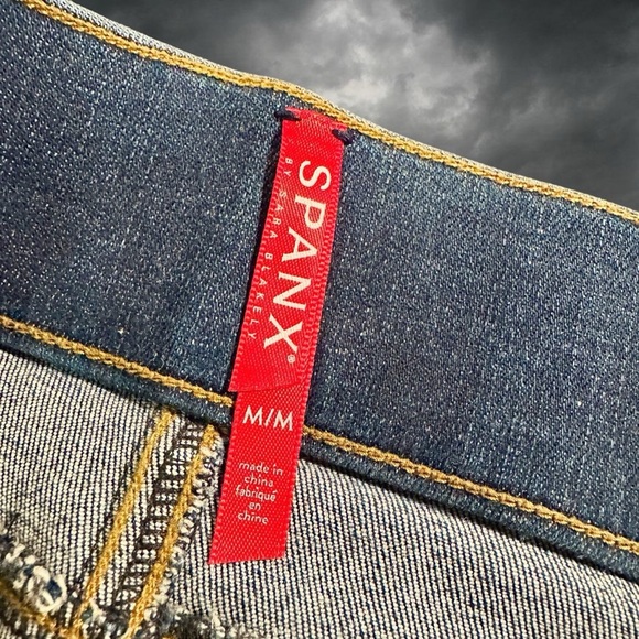 Spanx ‘Shape and Lift Distressed Skinny Jeans’ in “Medium Wash Blue” Size Medium - Picture 4 of 16